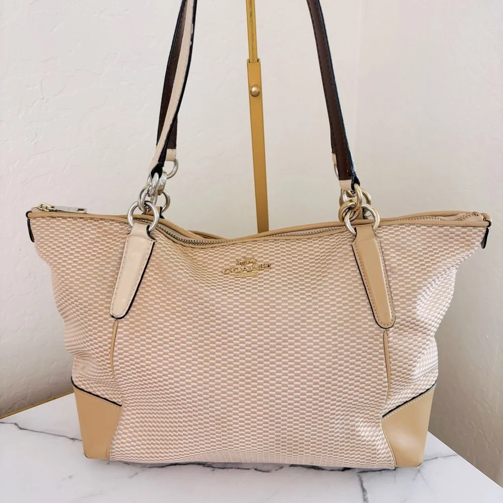 Coach stylish tote
